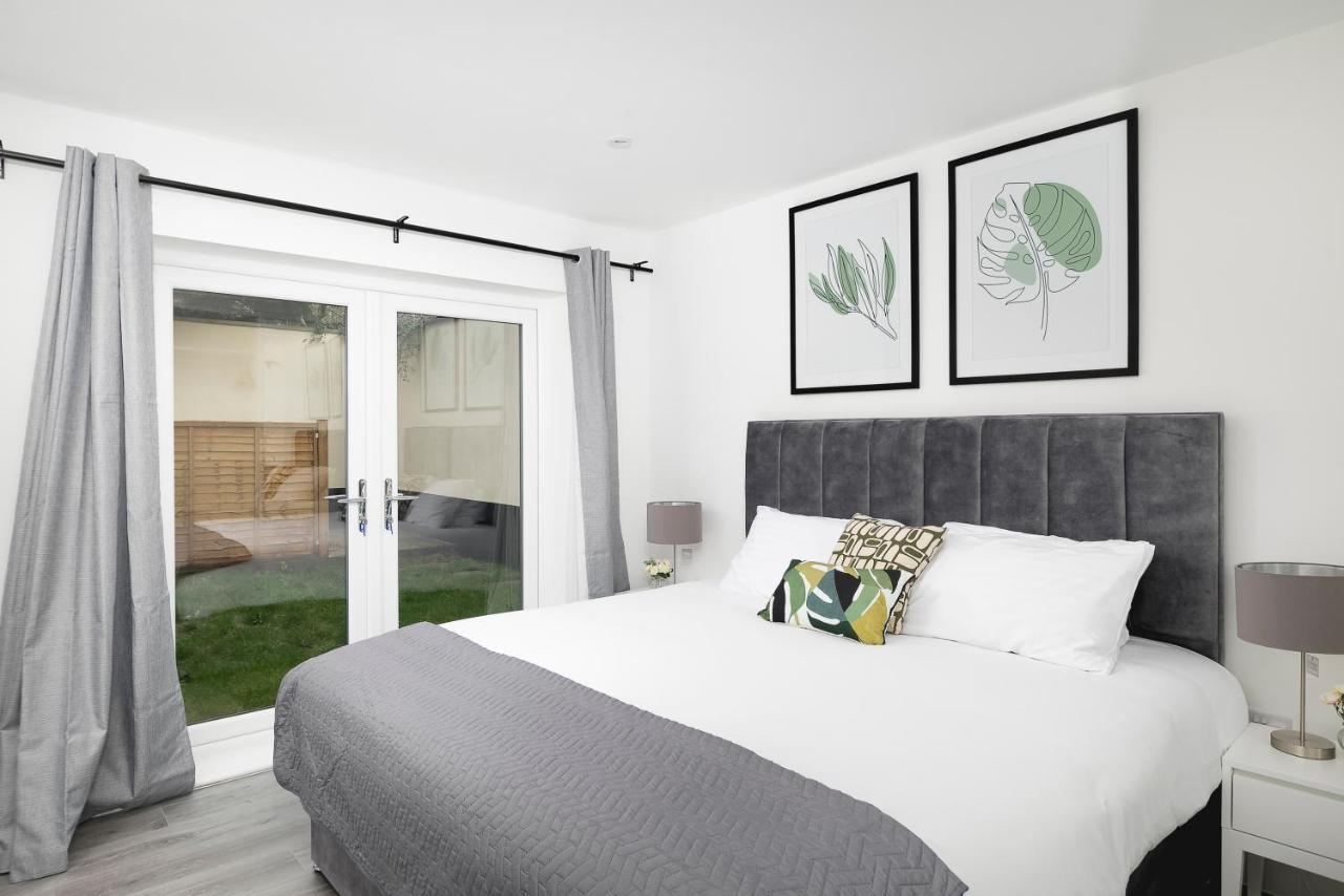 Skyvillion - London Enfield Chase Apartments With Parking & Wifi Екстер'єр фото