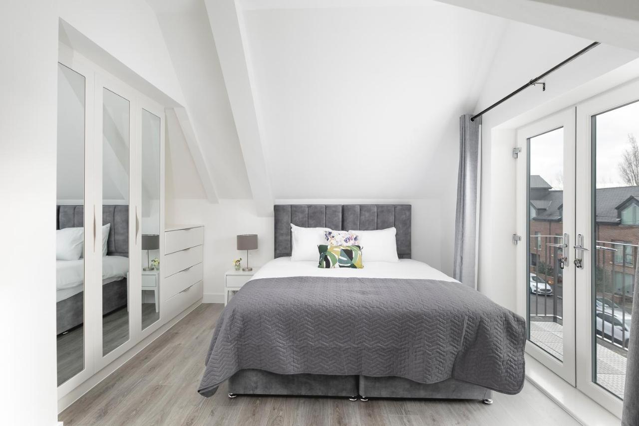 Skyvillion - London Enfield Chase Apartments With Parking & Wifi Екстер'єр фото