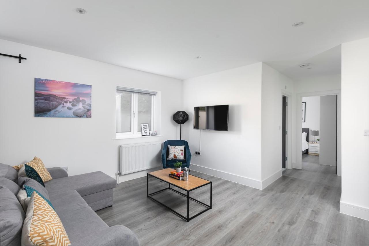 Skyvillion - London Enfield Chase Apartments With Parking & Wifi Екстер'єр фото