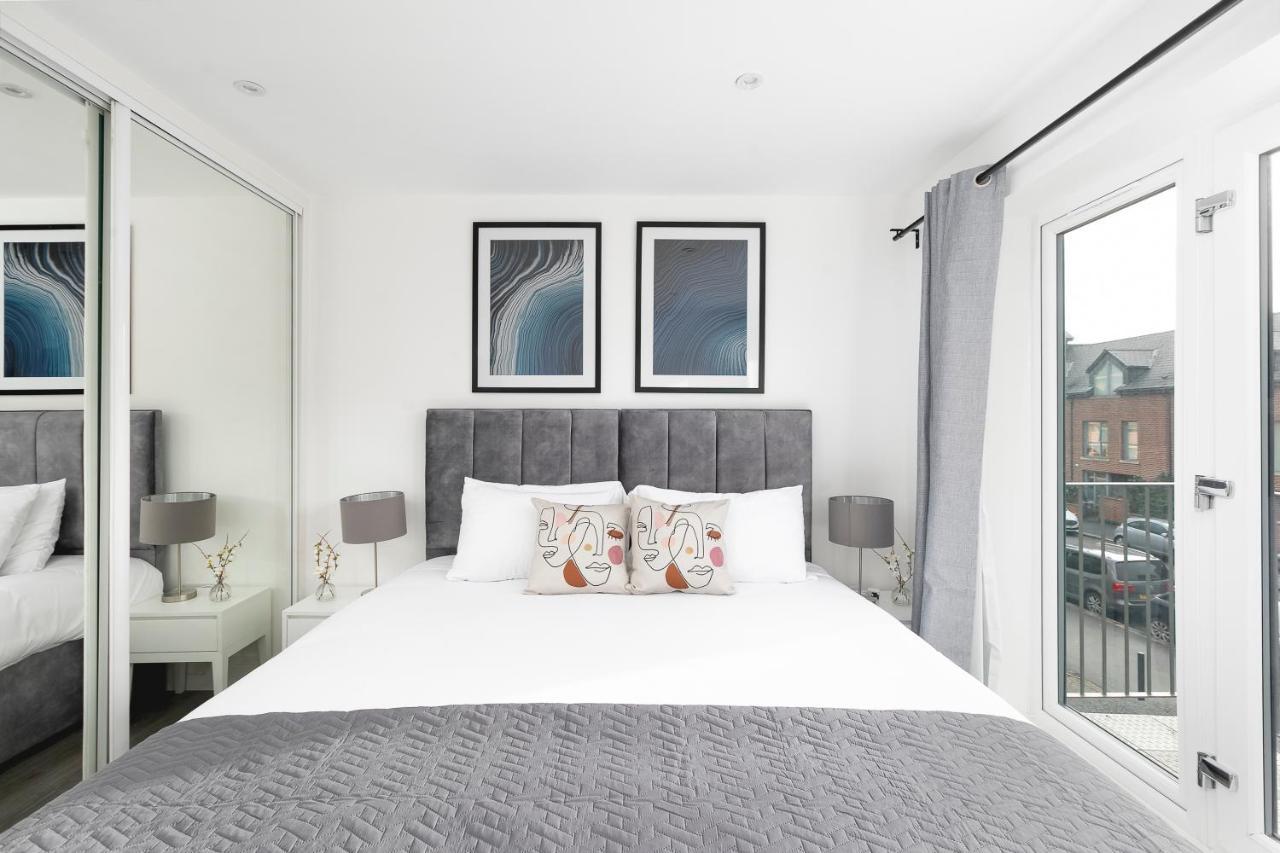 Skyvillion - London Enfield Chase Apartments With Parking & Wifi Екстер'єр фото