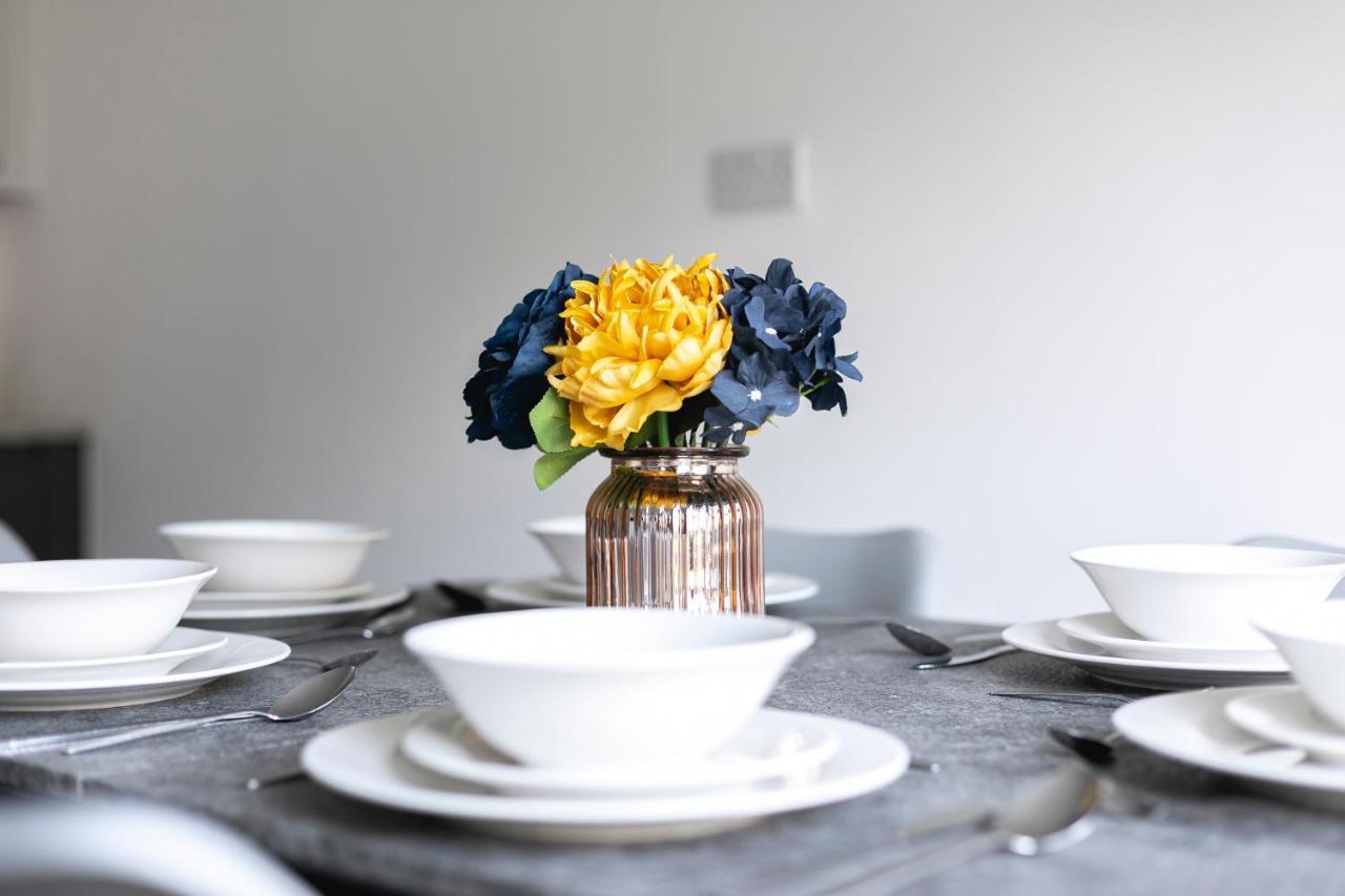 Skyvillion - London Enfield Chase Apartments With Parking & Wifi Екстер'єр фото
