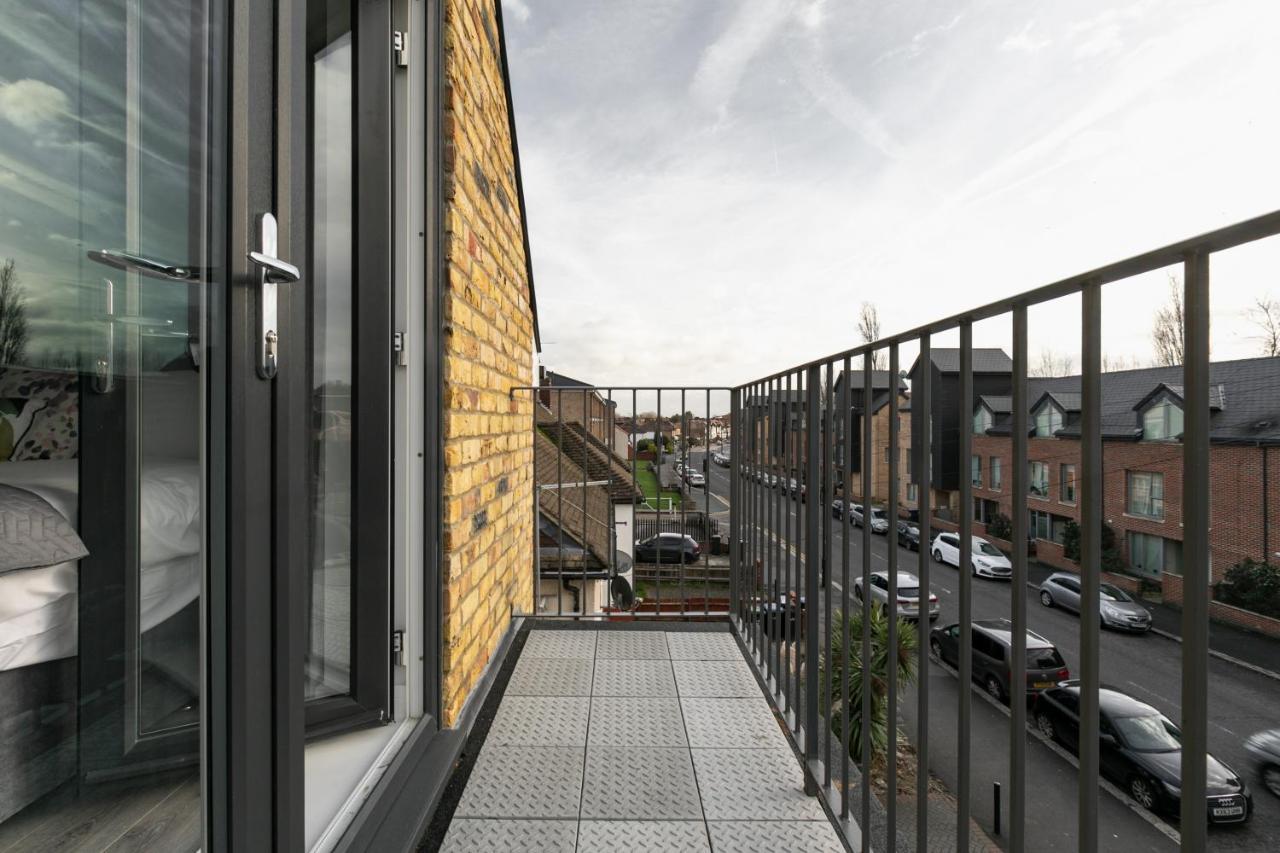 Skyvillion - London Enfield Chase Apartments With Parking & Wifi Екстер'єр фото