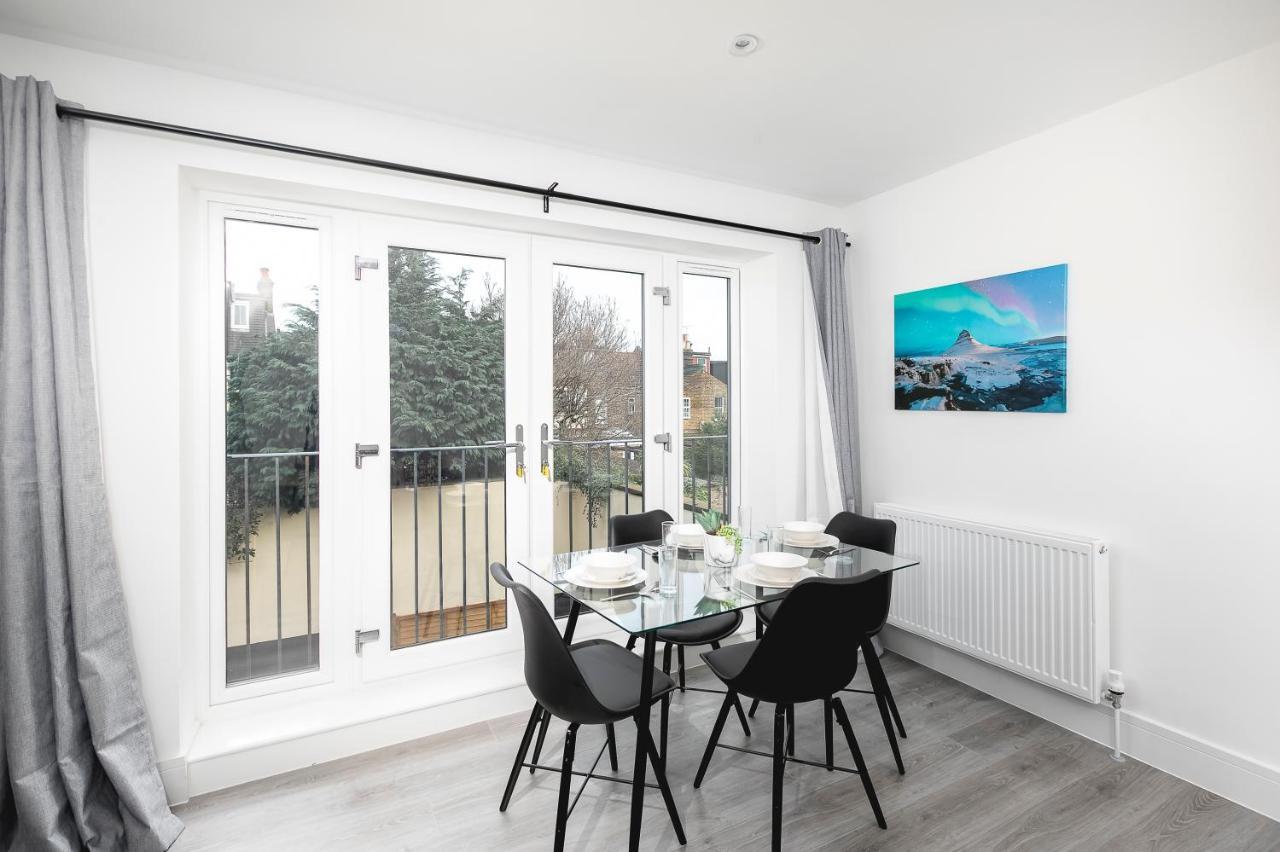 Skyvillion - London Enfield Chase Apartments With Parking & Wifi Екстер'єр фото