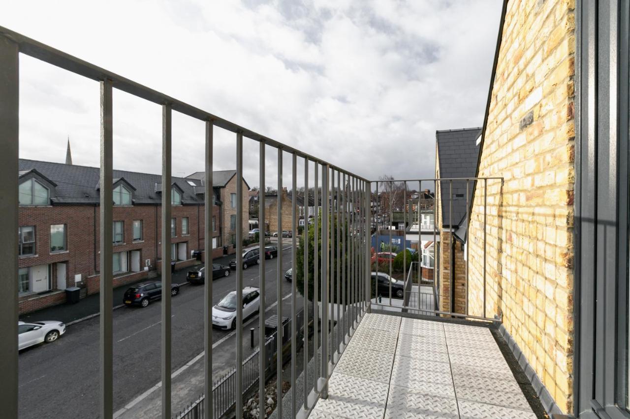 Skyvillion - London Enfield Chase Apartments With Parking & Wifi Екстер'єр фото