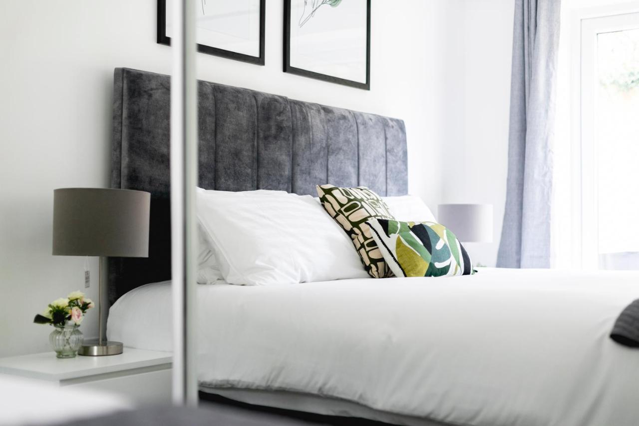 Skyvillion - London Enfield Chase Apartments With Parking & Wifi Екстер'єр фото
