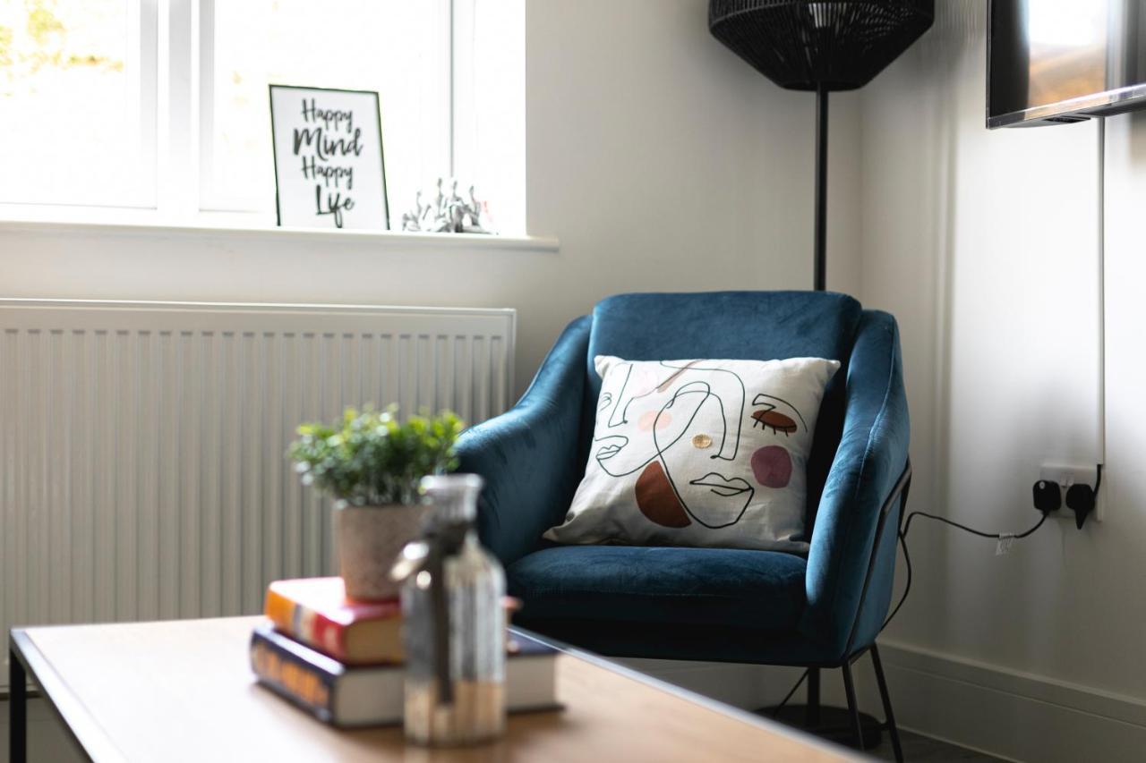 Skyvillion - London Enfield Chase Apartments With Parking & Wifi Екстер'єр фото