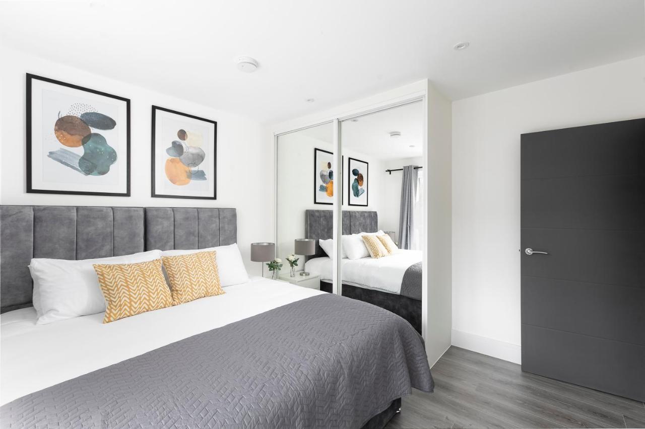 Skyvillion - London Enfield Chase Apartments With Parking & Wifi Екстер'єр фото