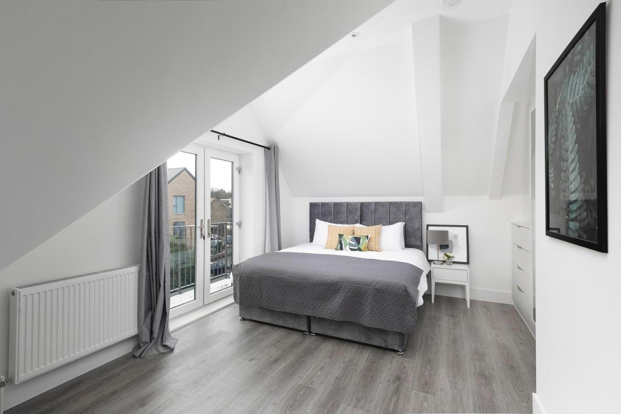 Skyvillion - London Enfield Chase Apartments With Parking & Wifi Екстер'єр фото